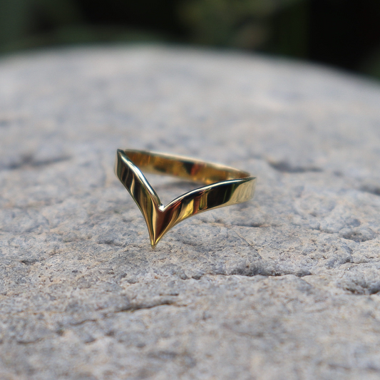 The Artistry of Bespoke Gold Jewellery